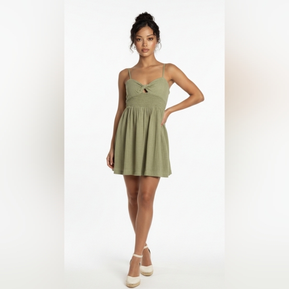 Roxy Dresses & Skirts - NWT Roxy Cotton Sage Green Mini Sundress w/Elastic Back Women's Size Small NWT